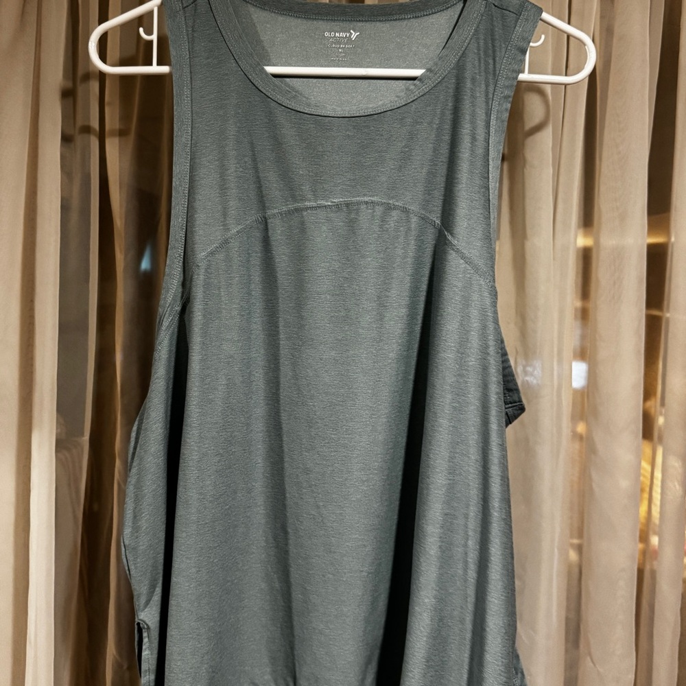 Old Navy Active Cloud 94 Sleeveless Workout Tank Top